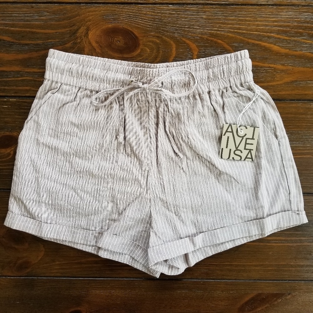 STRIPED SHORTS W/DRAWSTRING WAIST
